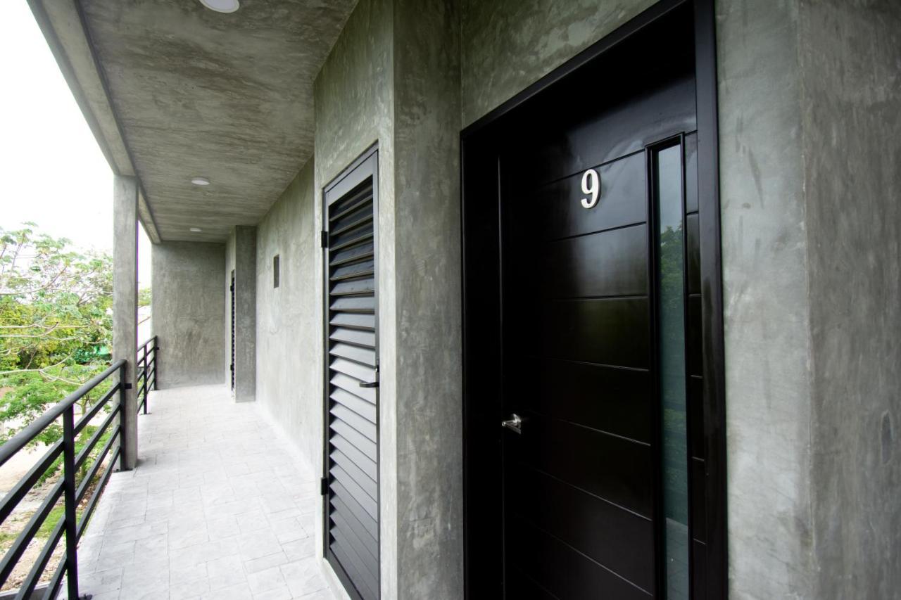 Hotel Casa Tortuga Tulum - Cenotes Park Inclusive Екстер'єр фото A typical apartment door in a condominium