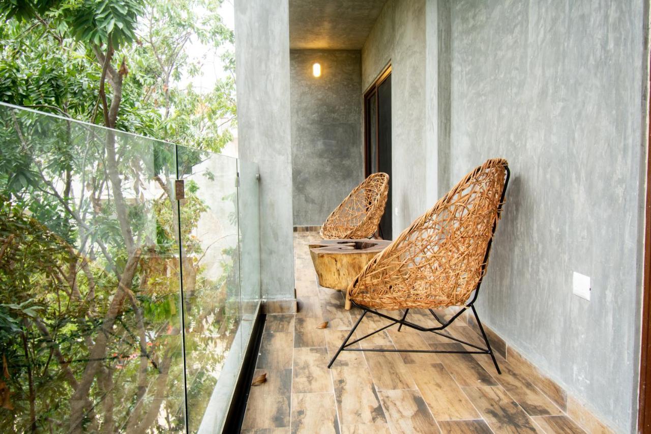 Hotel Casa Tortuga Tulum - Cenotes Park Inclusive Екстер'єр фото A view of the balcony of the hotel