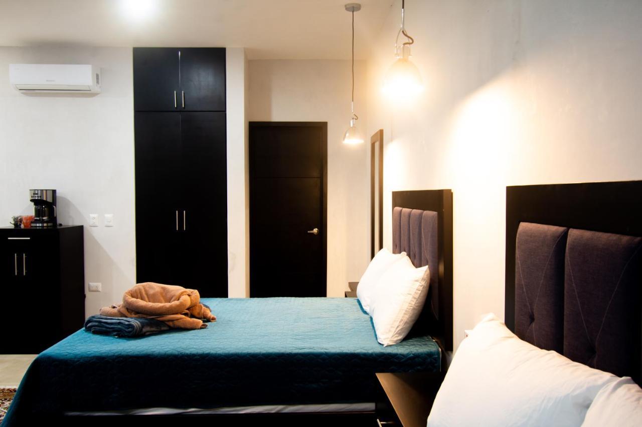 Hotel Casa Tortuga Tulum - Cenotes Park Inclusive Екстер'єр фото A bedroom in a serviced apartment in Lagos, Nigeria