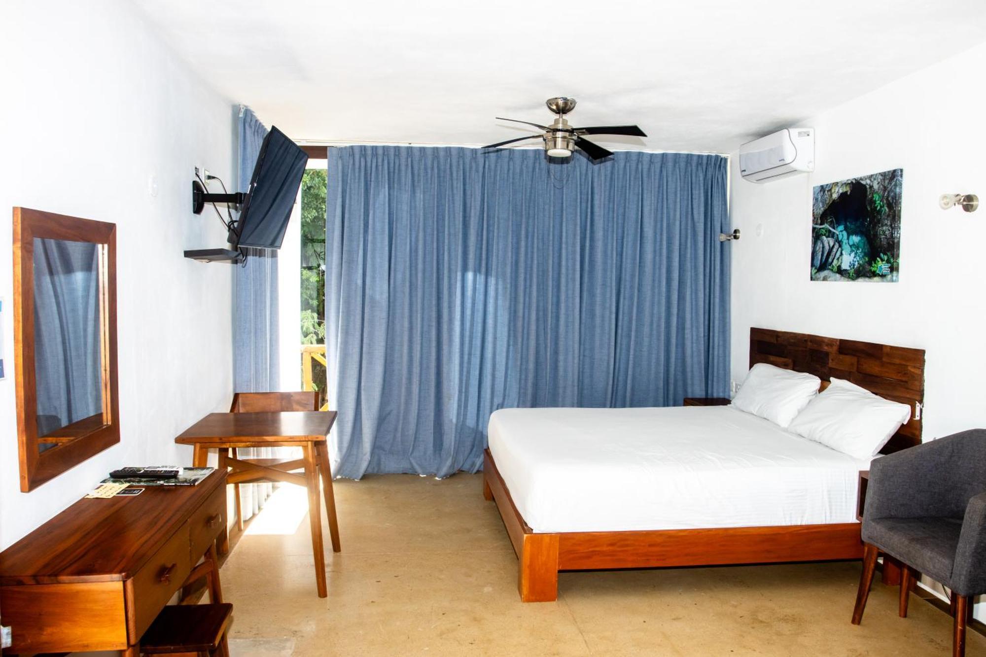 Hotel Casa Tortuga Tulum - Cenotes Park Inclusive Екстер'єр фото A room at the hotel