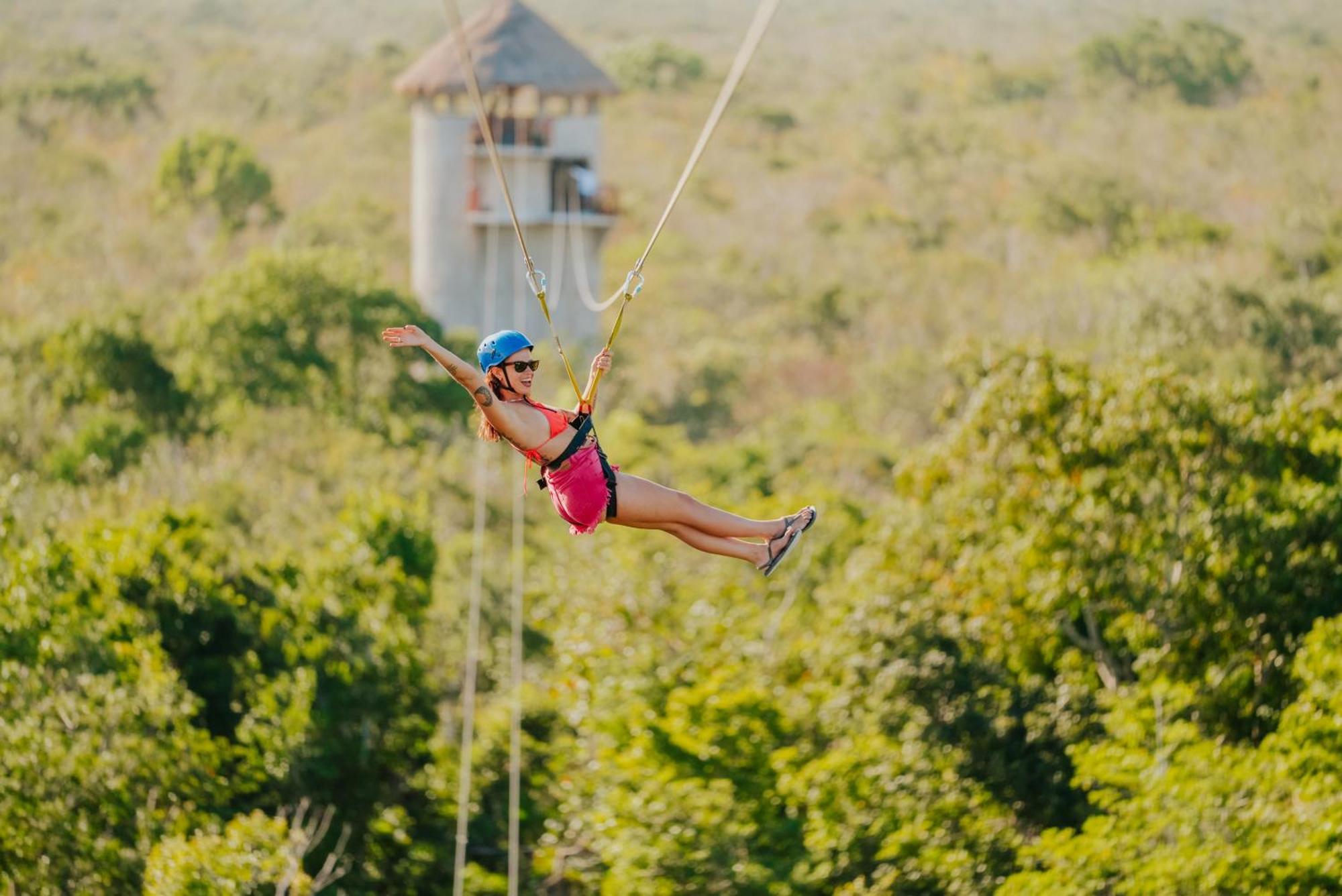 Hotel Casa Tortuga Tulum - Cenotes Park Inclusive Екстер'єр фото Zip-lining at Xel-Há